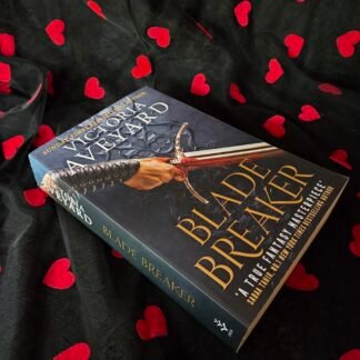 Blade Breaker - Victoria Aveyard