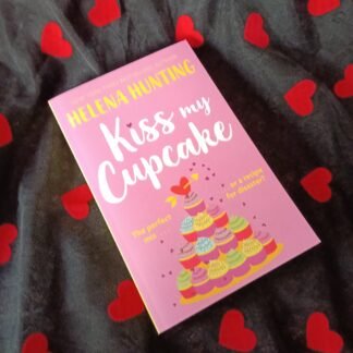 Kiss My Cupcake - Helena Hunting
