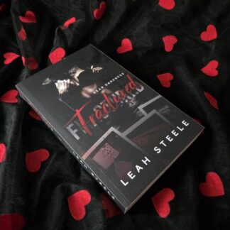 Fractured - Leah Steele